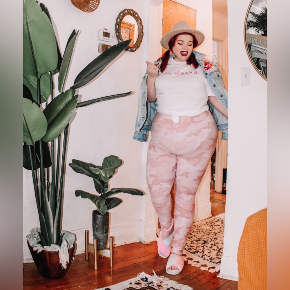 Leading Lady Supersoft Pink Camo Leggings XL/2X